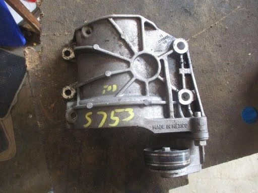 2006 - GMC TRUCK-ENVOY XL - Used - A/C Compressor Bracket - 5.3 - 12593247 (Note - We need 7 to 9 business days for this order to be processed)