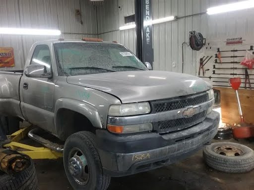 2002-CHEVY TRUCK-SILVERADO 3500-Steering Knuckle (see also Knee & Strut)-P/N- 15739982 - RH