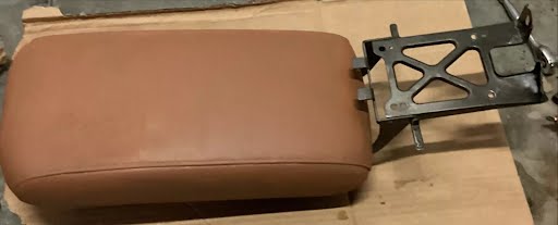 2002-LEXUS SC430-Center Console lid-(floor), w/o telematics