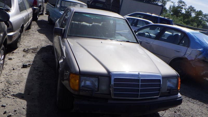 1990 - Mercedes - 300TE - Used - Engine Cylinder Head - 124 Type, 300TE, AWD (4Matic)