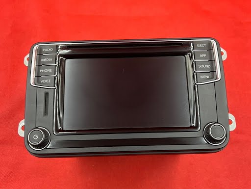 2017 - VOLKSWAGEN BEETLE/BUG - Used - Radio/CD (see also A/C Control or TV Screen) - receiver (radio), AM-FM-stereo-CD-SD drive, 6.3" display (opt I7B), ID 5C0035200C