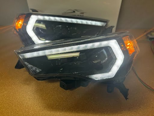2015 TOYOTA 4RUNNER Used Headlight Assembly LH & RH (LED)