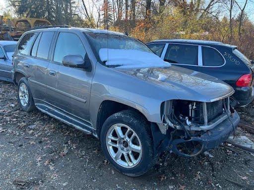 2006 - GMC TRUCK-ENVOY - Used - Fuse Box (Engine) - 5.3L (Denali)