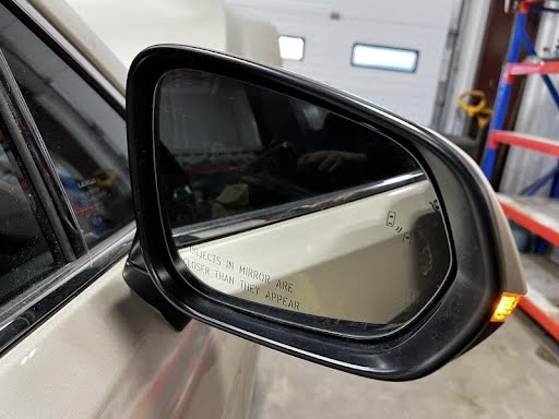 2017 - LEXUS RX350 - Used - Mirror Door - (power), power folding, (blind spot alert), w/o surround view; RH