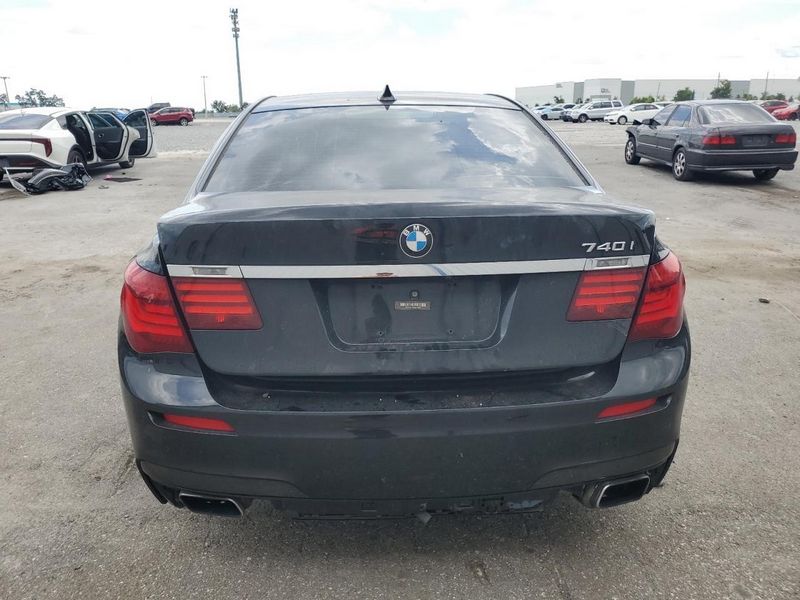 2015 BMW 740I Used Strut (see also Knee Assy) Rear, (air spring strut assembly), LH & RH