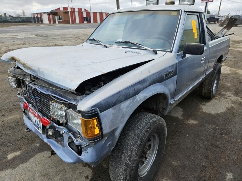 1984 - NISSAN TRUCK - used - Door Front - manual Left