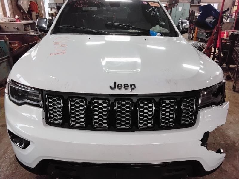 2019 JEEP CHEROKEE Used Hood air vents (sport hood, opt MC9) - Color - White (Bright White )