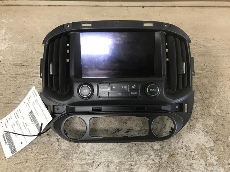 2016 CHEVY TRUCK-COLORADO Radio/CD (see also A/C Control or TV Screen) Used control panel (includes display), ID 84042932