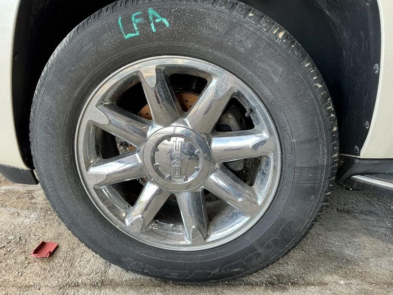2014 GMC TRUCK-YUKON XL1500 Used Wheel - 20x8-1/2, 8 spoke