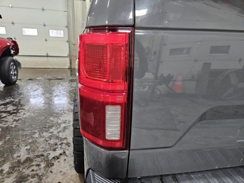 2020 FORD TRUCK-F150 Used Tail Light LED, blind spot alert, LH