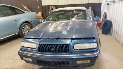 1994 CHRYSLER LEBARON Used Tail Light 2 Dr, center