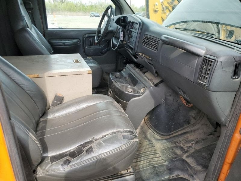 2002 CHEVY VAN EXPRESS 3500 Used Glove Box Color Black / Gray