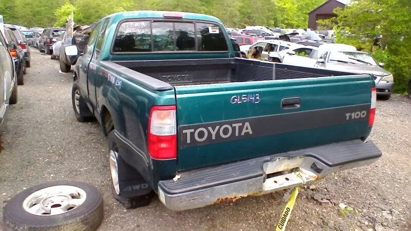 1997 TOYOTA T100 Used Windshield Washer Reservoir P/N - 060351-888