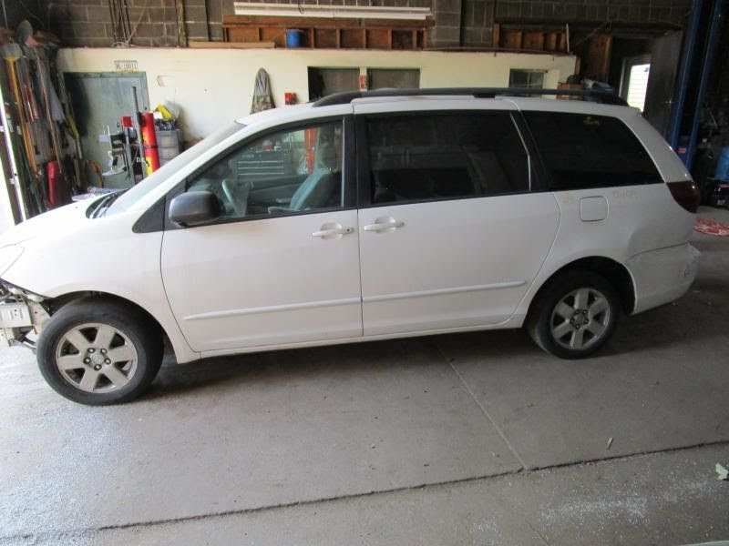 2005 Toyota - Sienna Used Door Front - Driver - (electric windows), LH, privacy tint glass Color - White