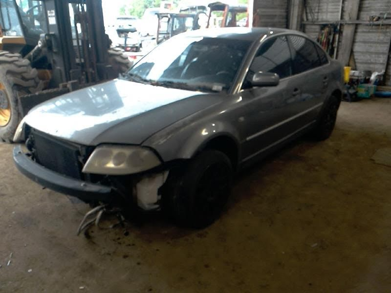 2003 Volkswagen Passat Used Fuel Pump, (under spare tire), (4.0L, VIN K, 5 digit), (module) P/N -3B7906268A