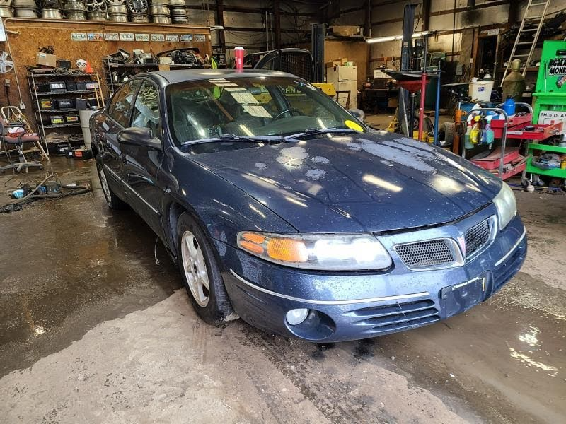 2002 Pontiac - Bonneville Used Taillight -lid mounted