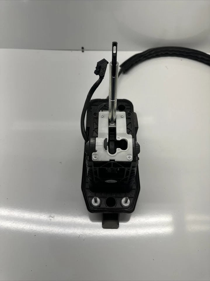 2007 VOLKSWAGEN GOLF GTI Used Shifter Assembly (Floor) Automatic Transmission Shift Lever; 2dr & 4dr; dual clutch; AUTO TRANS; GTI - P/N- 1K1713025AB