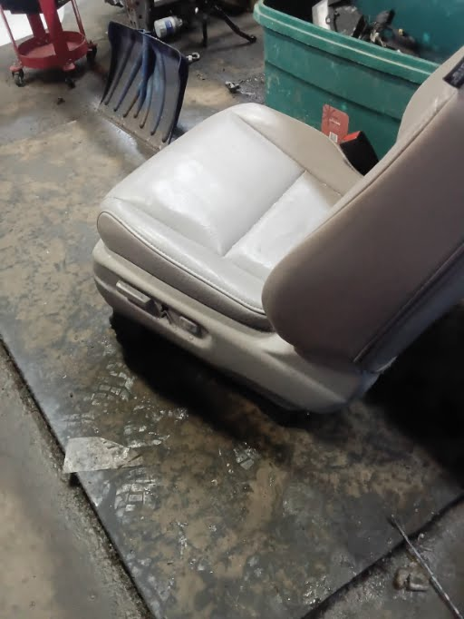 2010 LINCOLN MKS Used Seat Rear Bottom Cushion only - Color: Light Gray / Cream