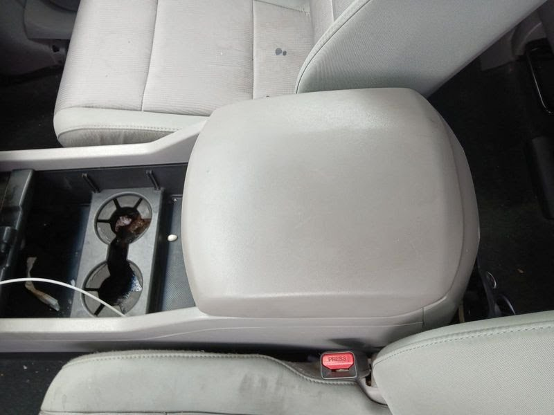 2013 HONDA PILOT Used Console Front Lind Only - floor, rear entertainment system Color : - Leather Gray