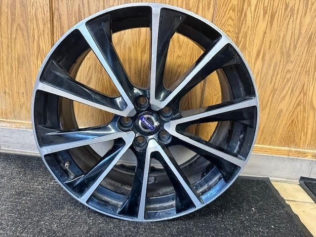 2017 VOLVO S60 Used Wheel S60, 19x8 (alloy), 10 spoke, machined face (black accent)