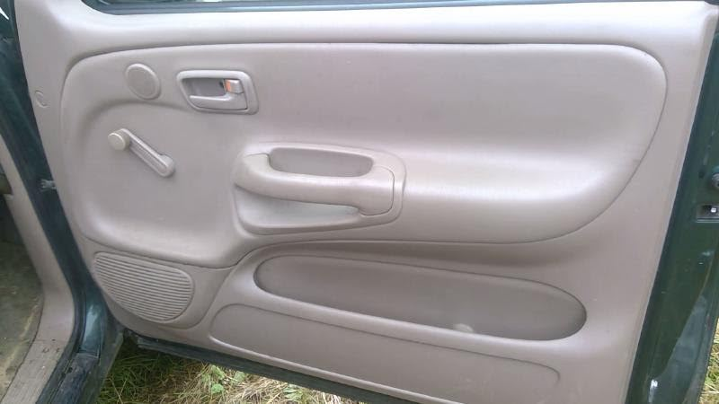 2000 TOYOTA TUNDRA Used Door Handle Inside RH Beige