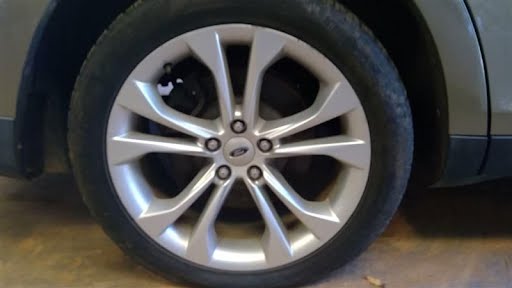 2013 - FORD TAURUS - used - Wheel - 19x8-1/2 (aluminum, TPMS), 5 split Y spoke design, sparkle silver