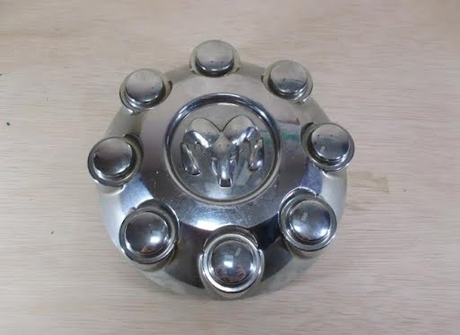 2005 - DODGE TRUCK-2500 SERIES (1994 UP) - Used - Center Cap (Wheel) - 52121450AD