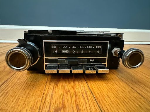 1976 - GMC SPRINT - Used - Radio/CD (see also A/C Control or TV Screen) - AM -FM - 60HFP1