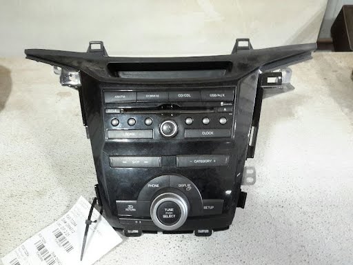 2011 - HONDA ODYSSEY - Used - Radio/CD (see also A/C Control or TV Screen) - US market, audio assembly, VIN 6 (8th digit, EX-L, leather), (rear view camera), w/o navigation; w/o rear entertainment system