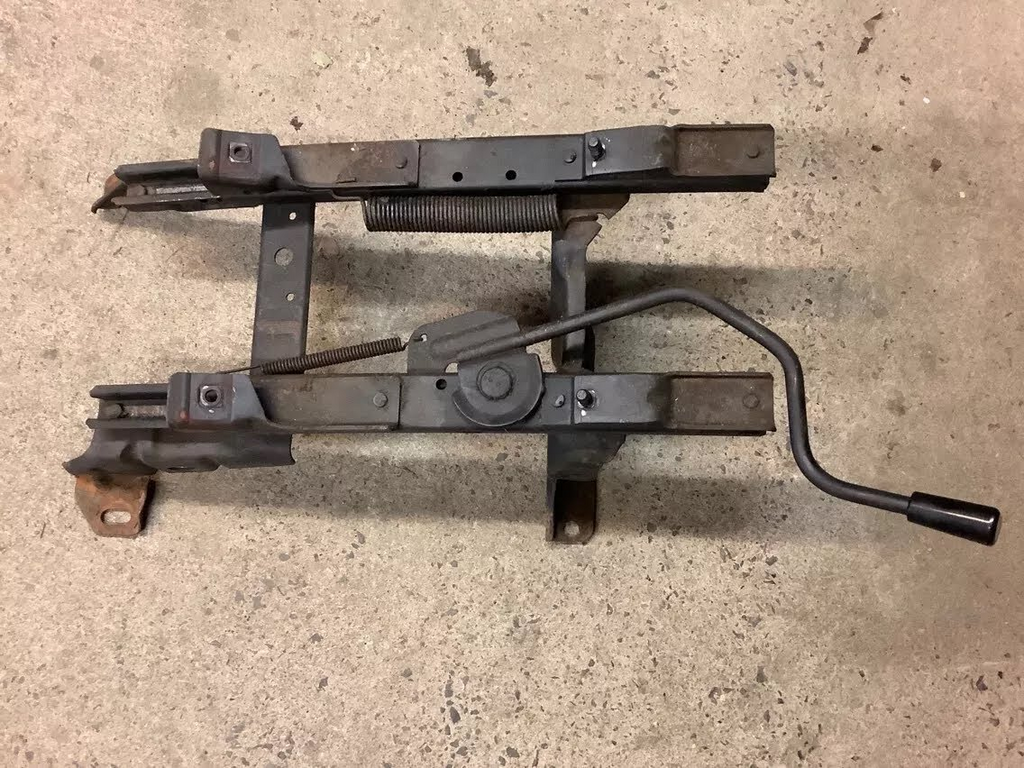 1992 JEEP CHEROKEE (EXCEPT GRAND CHEROKEE) Used Seat Track Front Only Power RH - 55000382