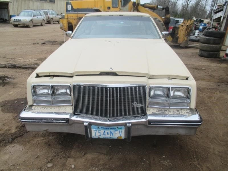 1982 BUICK RIVIERA Used Bumper Assy (Front) includes cover Chrome