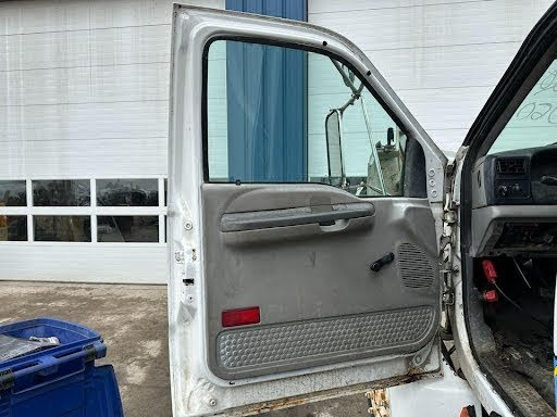 2006 Ford F750 Used Front Driver Door Manual & West Coast Mirror