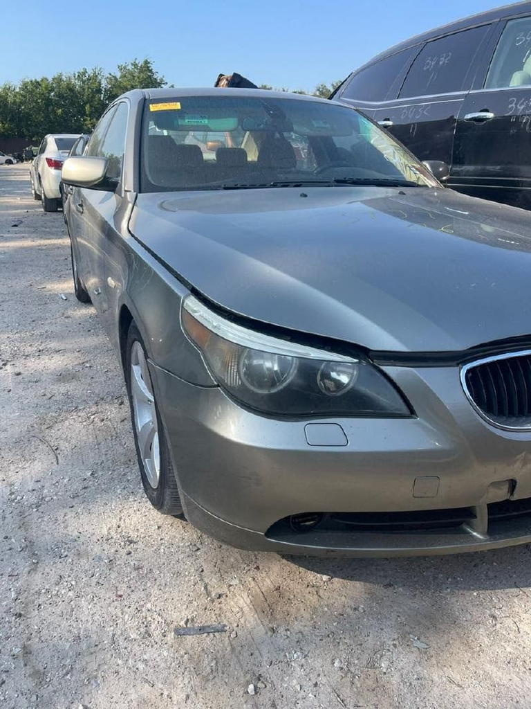 2006 BMW 530I Used Headlight Assembly w/o xenon; RH