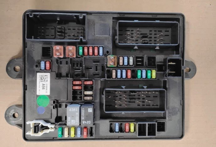 2015 CHEVY CORVETTE Used Fuse Box (Engine) ID 22887724