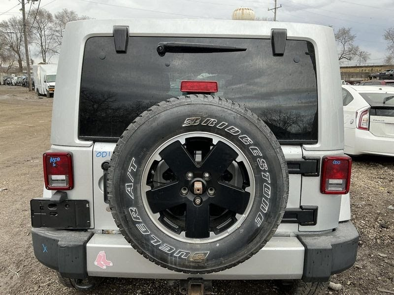 2011 JEEP WRANGLER Used Door Back (door above rear bumper) Back Door(above bumper) - Bright Silver Metallic - PS2