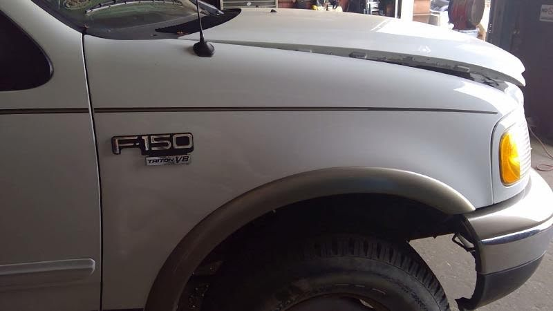 2003 Ford Truck-F150 Used Fender Front, wheel lip moulding, RH White