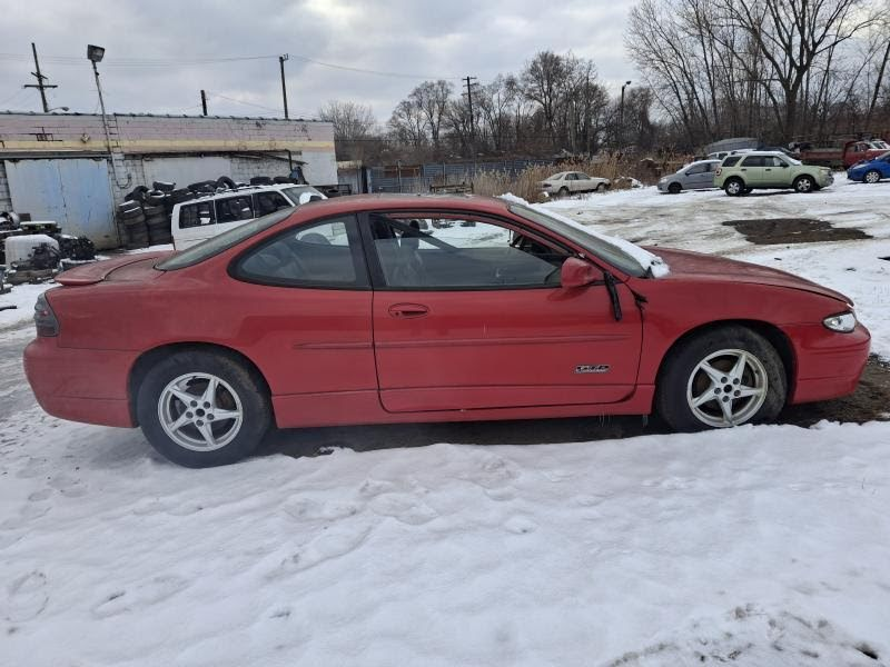 1997 PONTIAC GRAND PRIX Used Rocker Moulding - Right; 2dr; GT & GTP; 2 DOOR - 10246303RH