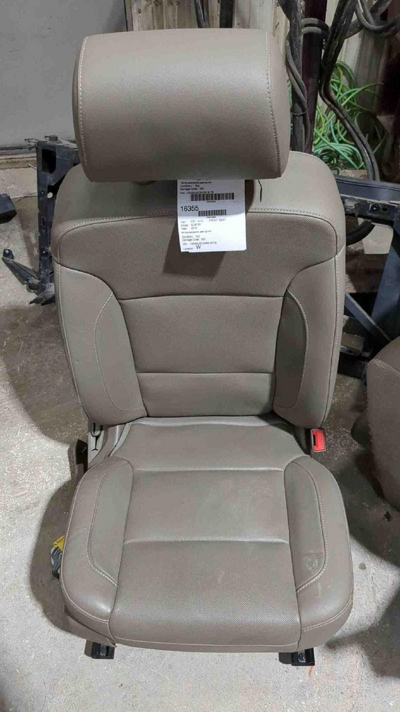 2020 GMC TRUCK-YUKON (EXCEPT XL) Used Seat Front (bucket, bench), seat opt AN3, (leather), Luxury Edition (opt Y91), RH Gray