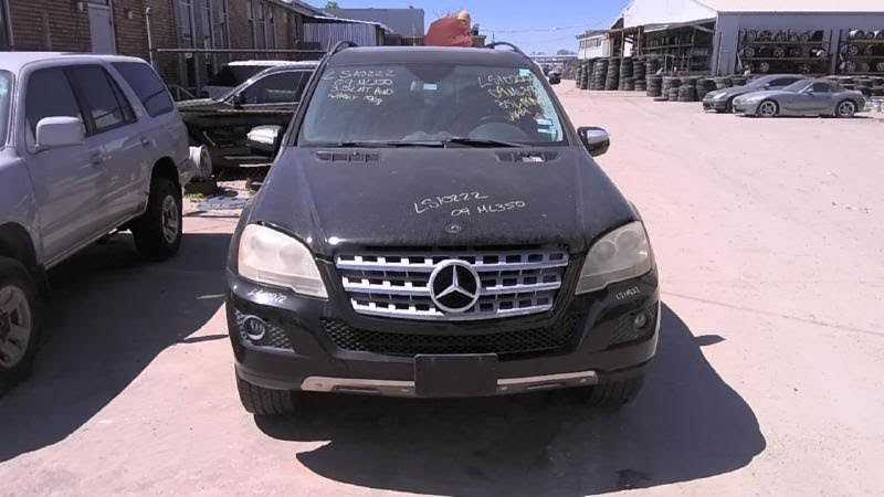 2011 MERCEDES ML SERIES Used Bumper Assy (Front) includes cover 164 Type, ML350, w/o headlamp washers; (halogen headlamps), w/o park assist Black