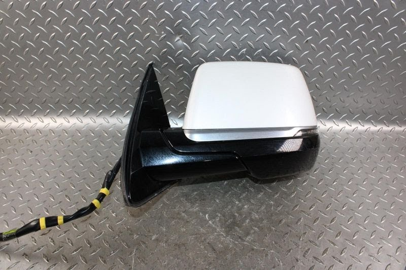 2020 Cadillac - Escalade ESV Used Mirror Door - (turn signal, opt DL3), (surround view, Mono Vision 360, opt UVH), blind spot alert (opt UKC), LH #G1W (White)