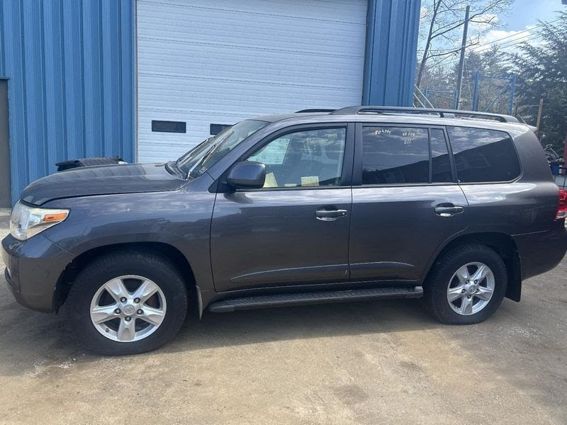 2015 TOYOTA LAND CRUISER Used Seat Back (3rd Row) Leather