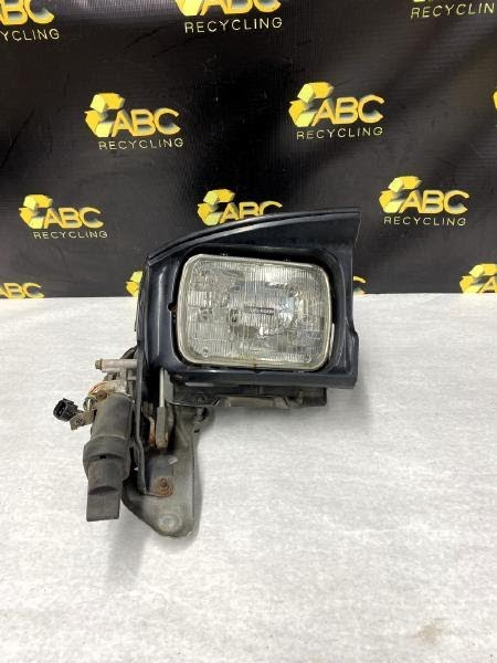 1990 TOYOTA CELICA Used Headlight Assembly (sealed beam), halogen Right