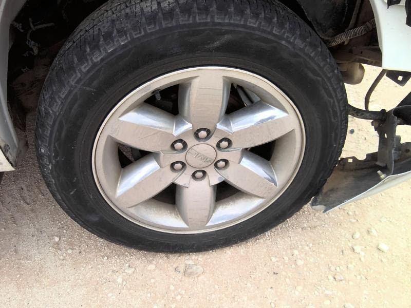 2013 GMC TRUCK-SIERRA 1500 (1999 UP) Used Wheel 20x8-1/2, 6 spoke, chrome, flat faced spoke, lugs in spoke