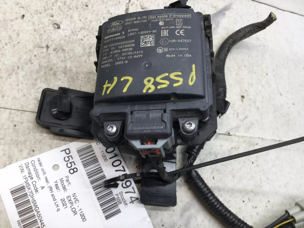 2022 - FORD EXPLORER - Used - Left Rear Blind Spot Alert Sensor with bracket - LB5T-14D599-BC
