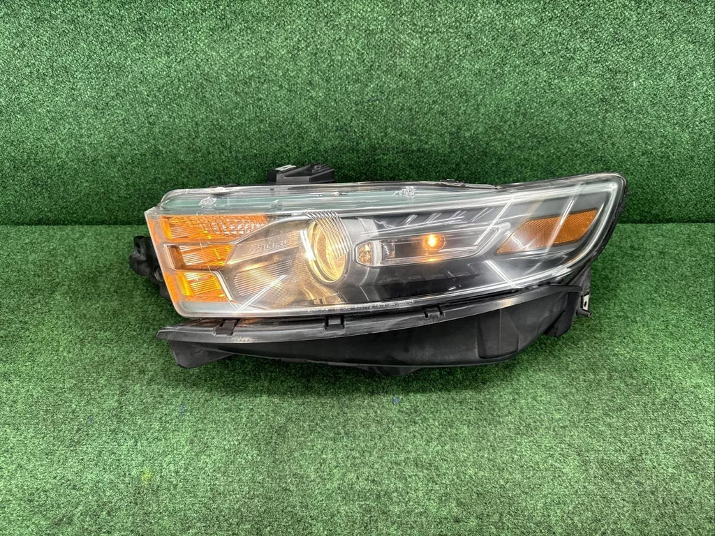 2016 - FORD TAURUS - Used - Headlight Assembly - SE, (halogen), LH