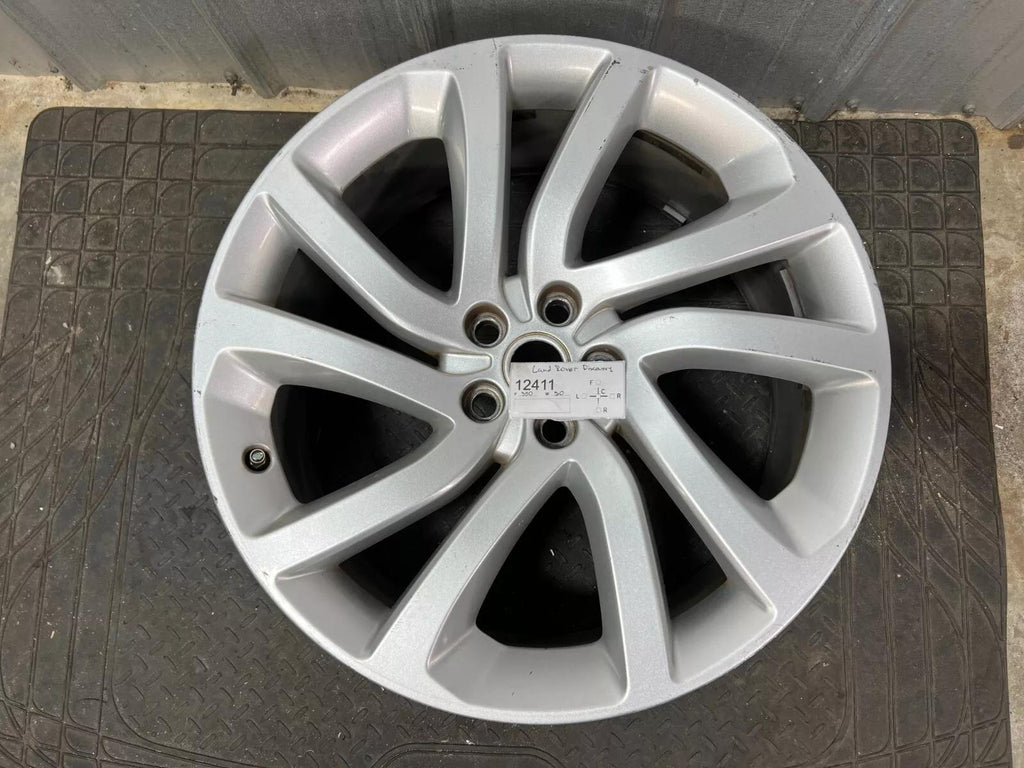 2019 LandRover - Discovery - Used - Wheel - 22x9-1/2 (alloy), (5 spoke, slanted V), painted silver