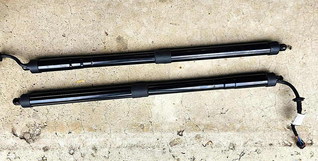 2014 - NISSAN PATHFINDER - Used - Trunk Lid Strut LH & RH