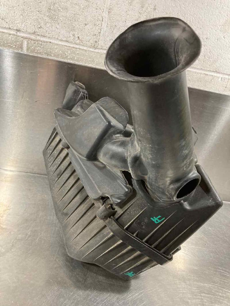 2016 GMC Acadia  Air Box/Air Cleaner NA