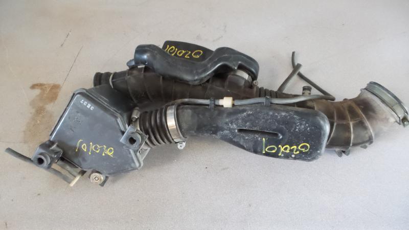 1999 Acura CL  Air Box/Air Cleaner 4 cylinder