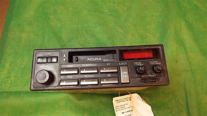 1990 Acura Integra CD Player/Radio AM-FM-cassette, RS, w/o 2000 series; w/o 3000 series